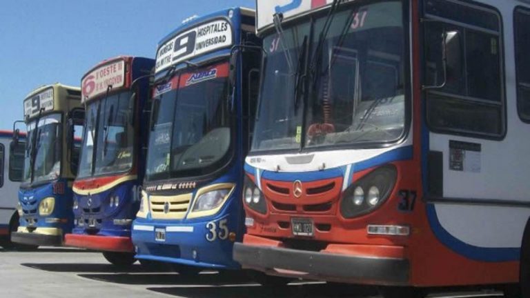Paro UTA: se levanta para trabajadores esenciales pero siguen los conflictos con la Nación