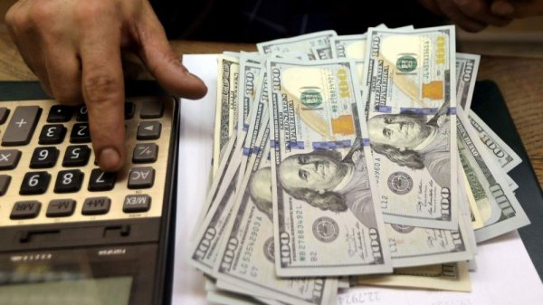 Los bancos reabren la venta de «dólar ahorro», con restricciones