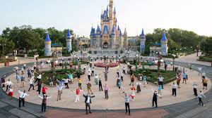 Disney despedirá 28 mil empleados en Estados Unidos