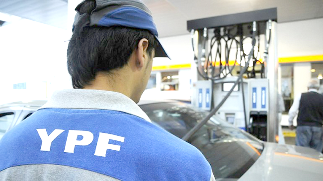 YPF subió el precio de la nafta el 4,5 por ciento
