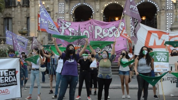 Tucumán: “Pañuelazo” a favor del aborto legal