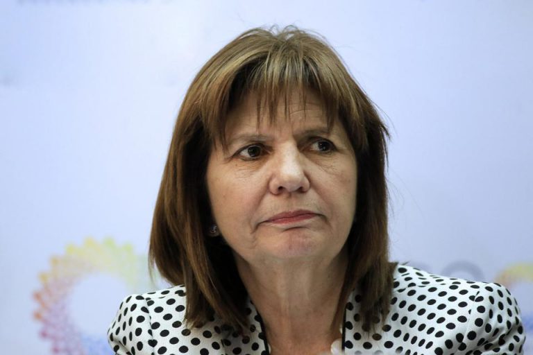 “Fotos, drones y documentos”: el plan de Patricia Bullrich para identificar piqueteros