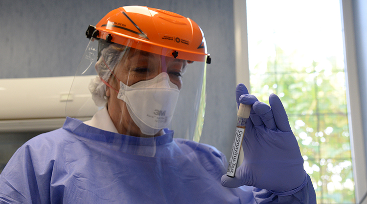 Argentina tiene más de 13 mil víctimas fatales por coronavirus