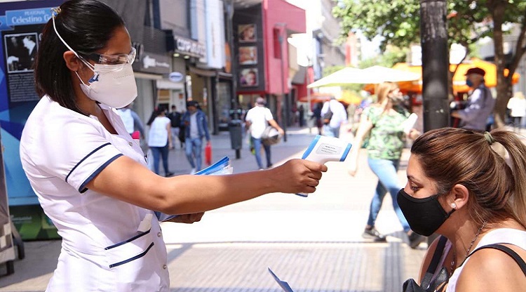 Detectaron casos sospechosos en el stand de Salud del microcentro