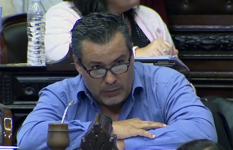 El diputado nacional, Juan Ameri, presentó su renuncia