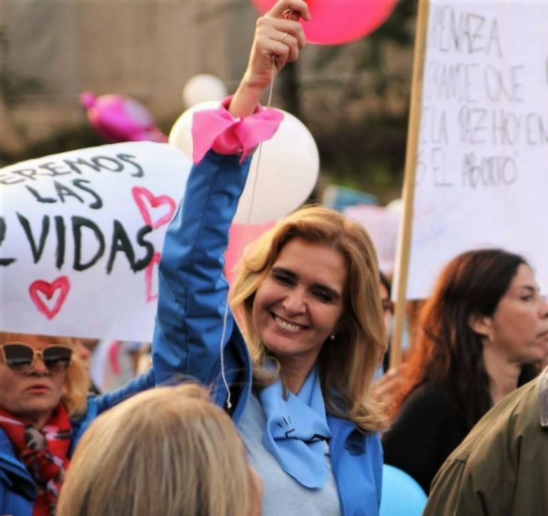 Silvia Elías de Pérez.