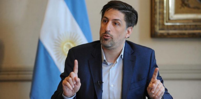 Trotta «trabaja» para que haya clases antes de 2021