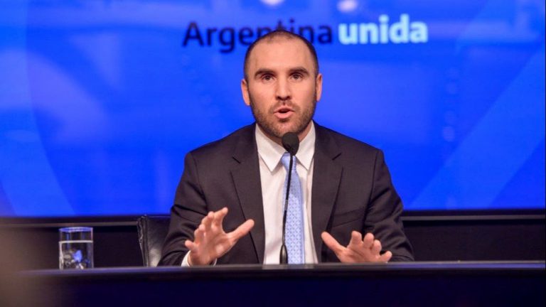 Guzmán bajo las retenciones para impulsar el ingreso de dólares