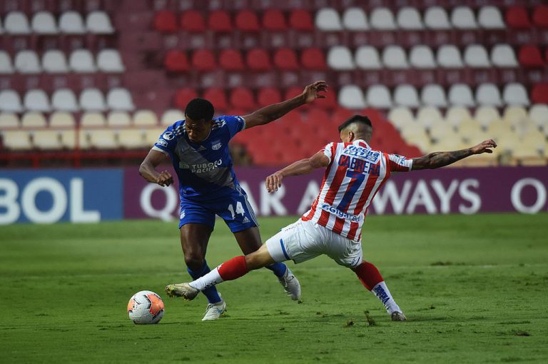 Unión cayó ante Emelec y va con desventaja a Ecuador