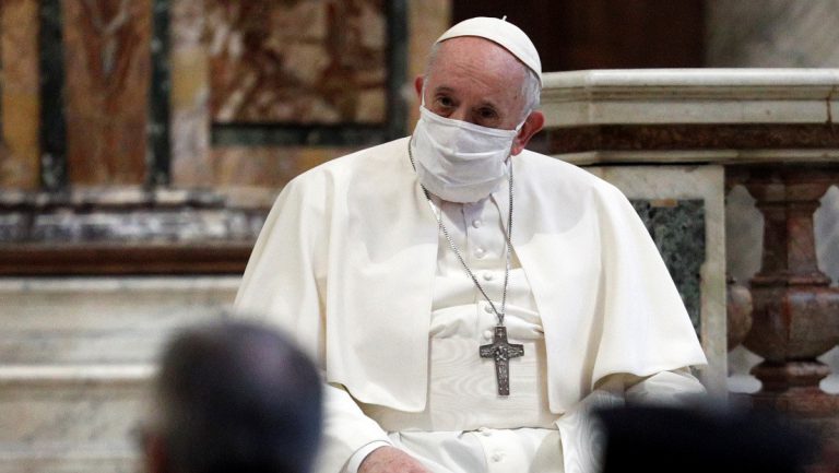 Papa Francisco: «Tenemos que hacer es una ley de convivencia civil para homosexuales»