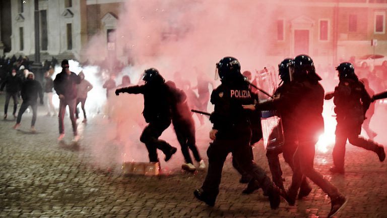 Segunda ola de contagios: neofascistas italianos protestaron