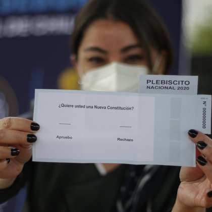 Los chilenos votan por no seguir con la constitución de Pinochet