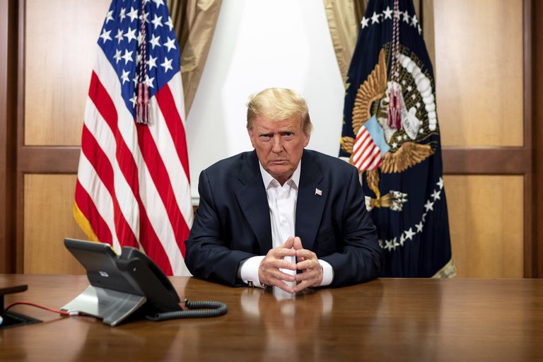 Trump prometió dar de forma gratuita el tratamiento que recibió