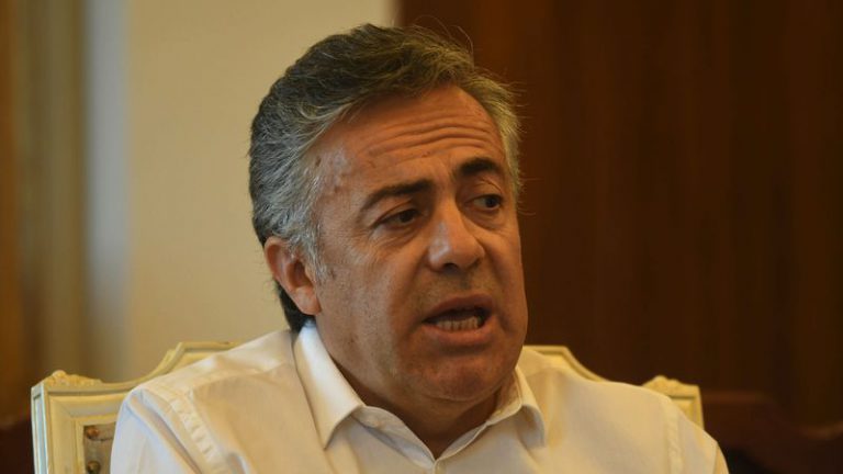 Cornejo apuntó contra el Gobierno Nacional
