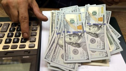 Cedió el dólar blue a 178 pesos