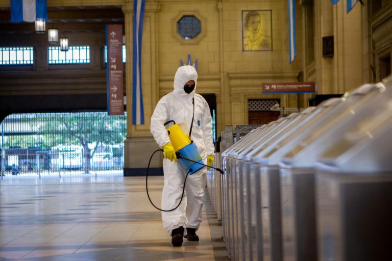 Argentina suma más de 15 mil casos diarios