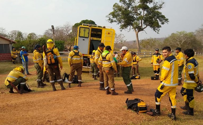 Bono de 10 mil pesos para brigadistas que combaten incendios forestales
