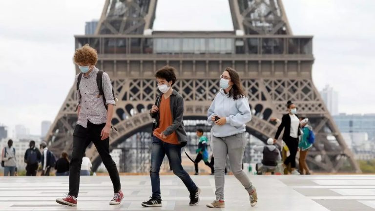 Francia define si extiende restricciones por el covid hasta abril de 2021