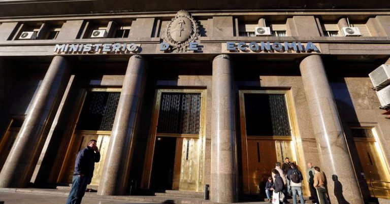 Captaron 254.671 millones de pesos con el bono atado al dólar