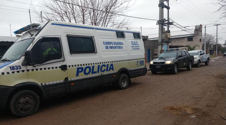 Tucumán: cortaron la calle y un auto quiso pasarlos por encima