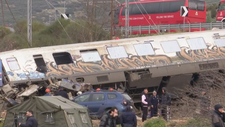 Choque de trenes en Grecia