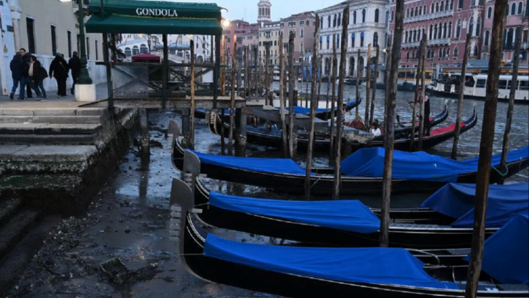 Alerta de sequía en Italia: los canales de Venecia se quedan sin agua
