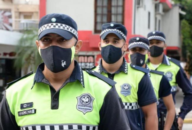 La robaron la chapa en un asalto y le sustraen el arma: indignación en la Policía de Tucumán