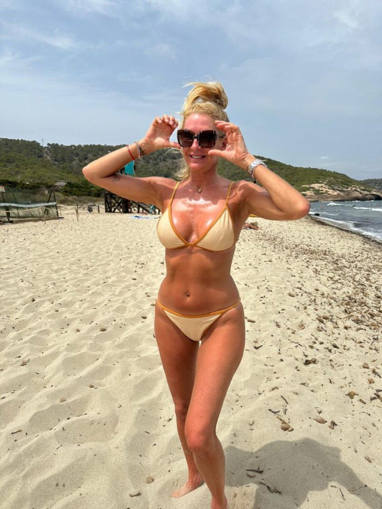 Yanina Latorre deslumbró posando en bikini desde Ibiza