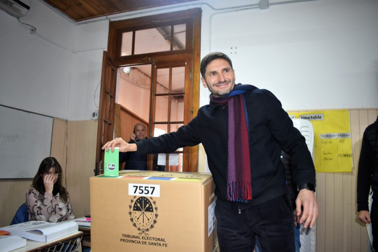 Juntos por el Cambio arrasó en Santa Fé: el radical Pullaro se impuso sobre Losada