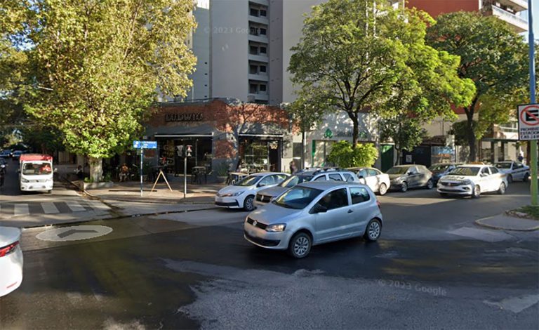 VIDEOS: En pleno Barrio Norte robó 3 veces el mismo bar, las 3 veces quedó filmado y nunca lo atraparon