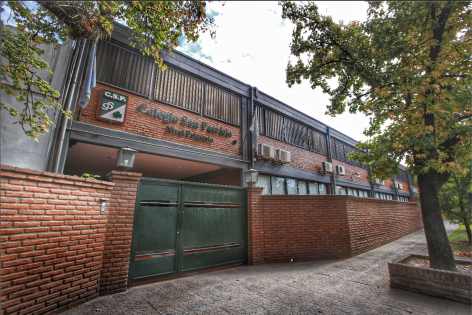 Amenaza de bomba: un colegio de Yerba Buena pide por Whatsapp a los padres que busquen a sus hijos
