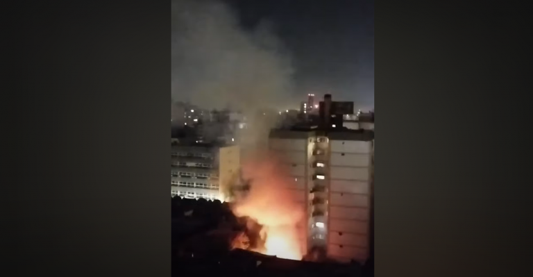 VIDEO: incendio en pleno centro de San Miguel de Tucumán