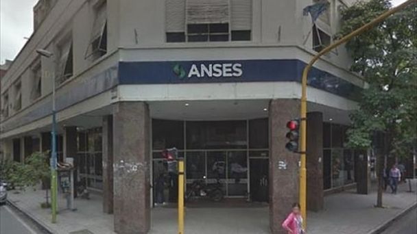 Amenaza de bomba en ANSES Tucumán, pero no se cierran las puertas
