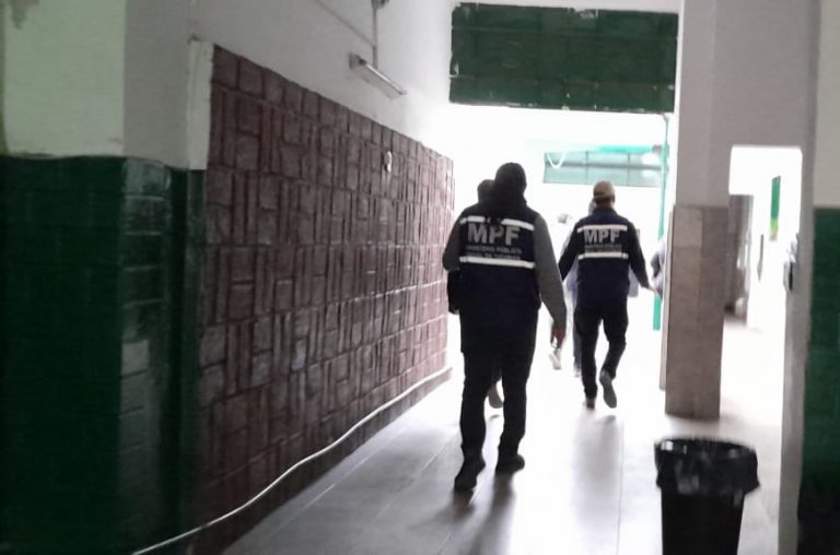 Amenazas de bomba a colegios: Prisión preventiva para la madre de una alumna