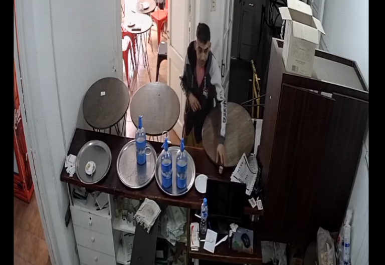 VIDEO- Tucumán: se hizo pasar por cliente y robó en un bar