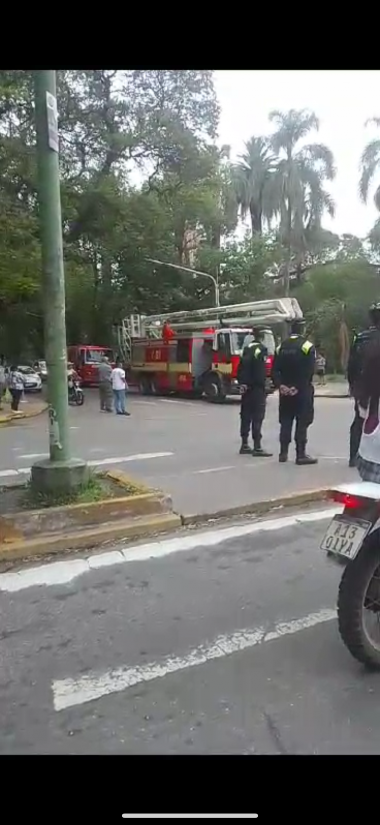 VIDEO: caravana para despedir al bombero que falleció tras el incendio en Mercado Persia