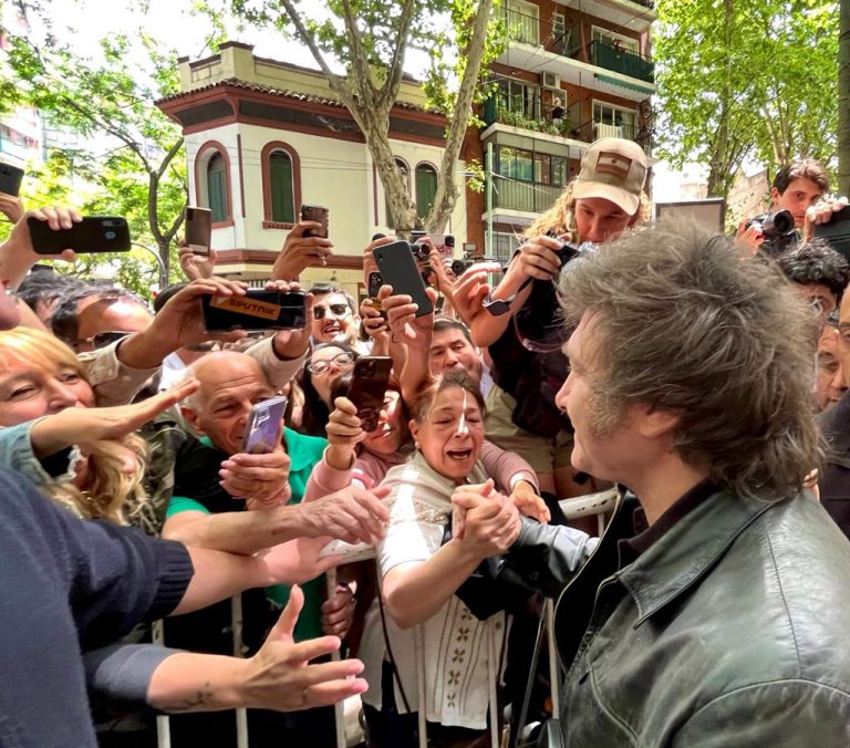 Massa admitió la derrota y Javier Milei es el nuevo Presidente de la Argentina