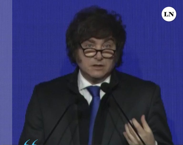 Milei afirma que “todo el pánico es político” en medio de la turbulencia financiera y defiende su rumbo económico en la Bolsa de Córdoba