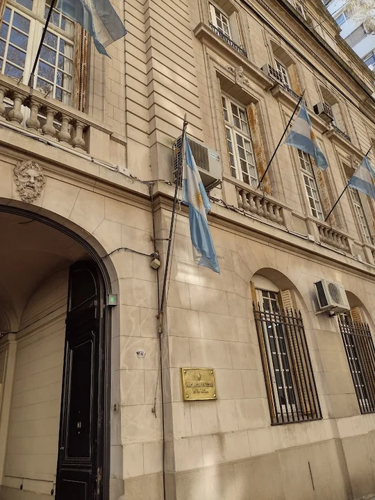 Argentina logra un fallo favorable y reduce en USD 30 millones una condena millonaria heredada del 2001