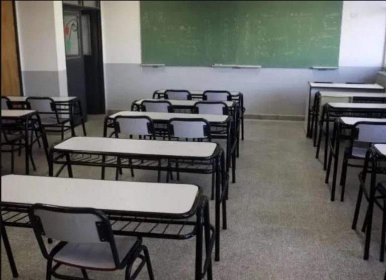 Un profesor denuncia la falta de ventiladores en Alderetes, pero el problema de infraestructura escolar en Tucumán arrastra años