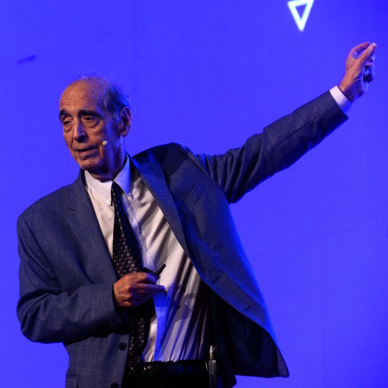 Para Arriazu, Milei debe sostener el dólar como sea hasta las elecciones