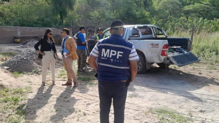 Presos de El Cadillal trabajaban en un terreno para una usurpación