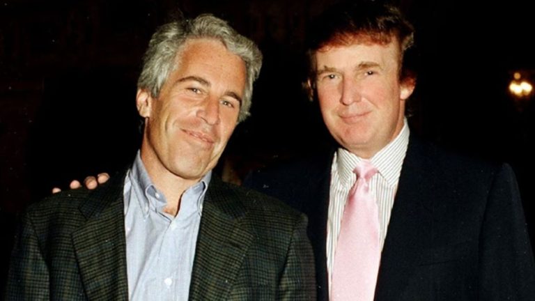 Mails revelan que Trump pasó horas en la casa de Epstein con una víctima de tráfico sexual