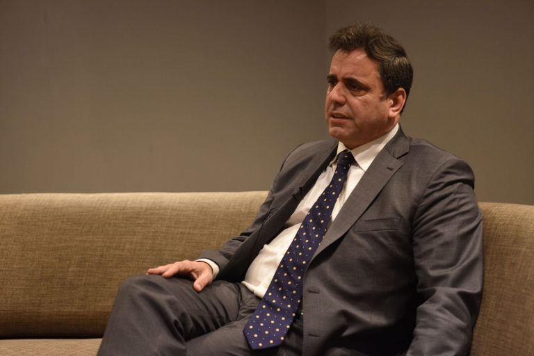 Catalán denuncia el exceso de asesores: «Hay legisladores con entre 70 y 100»