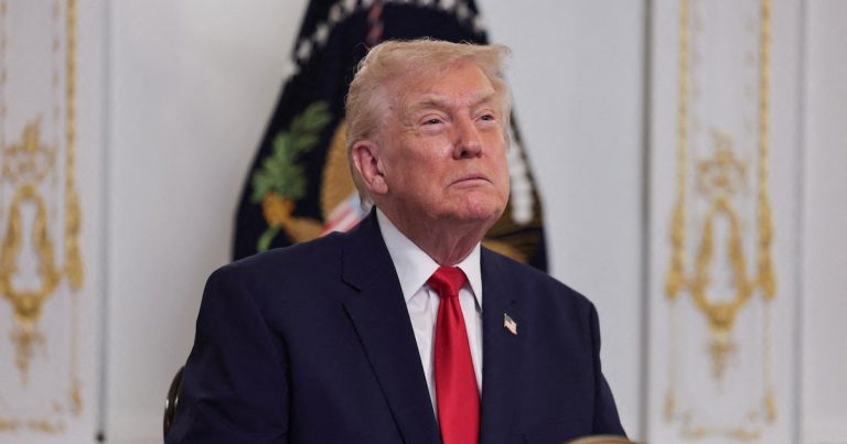 Trump propone cerrar «por completo» el espacio aéreo de Venezuela