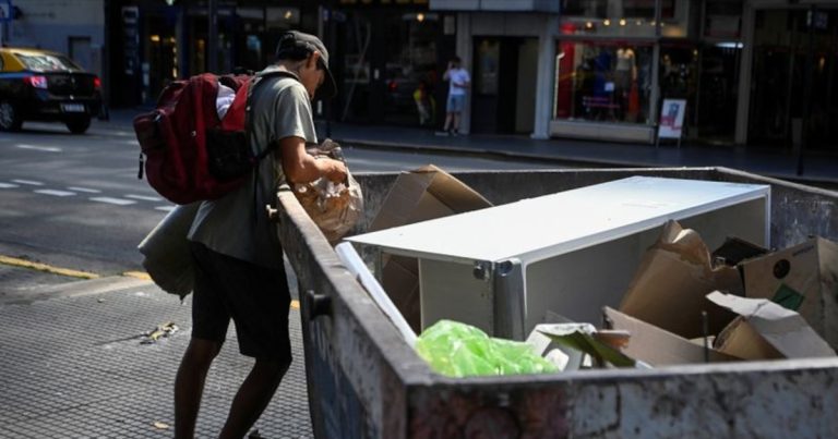 Pobreza bajó al 27,5%: el dato oficial del tercer trimestre