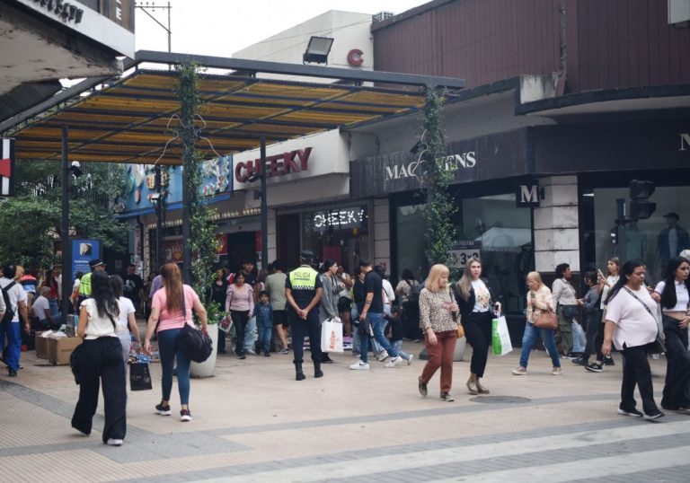 Horarios comerciales en Tucumán: cómo abren los comercios el 29, 30 y 31 de diciembre