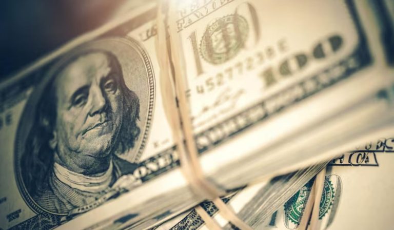 Dólar hoy: oficial estable y blue en baja a $1.440