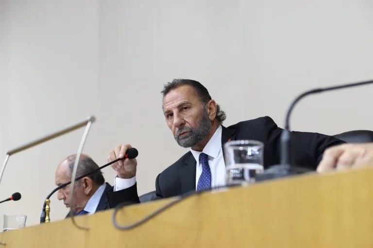 Juri, con falacias y en honor a la casta que lo cobija, anunció el grave perjuicio a los Uber Moto