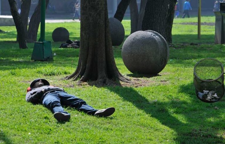 Polémica por un video en X sobre las horas de siesta que duermen los santiagueños